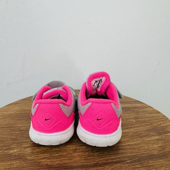 Nike Flex Experience Pink And Gray Adjustable Strap Sneaker Girls Size 6 - Picture 5 of 9